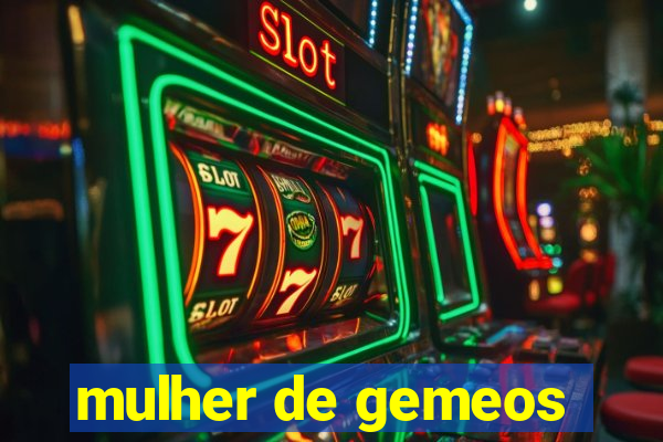 mulher de gemeos